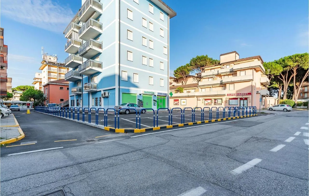 2 Bedroom Awesome Apartment In Rosolina Mare 0*,