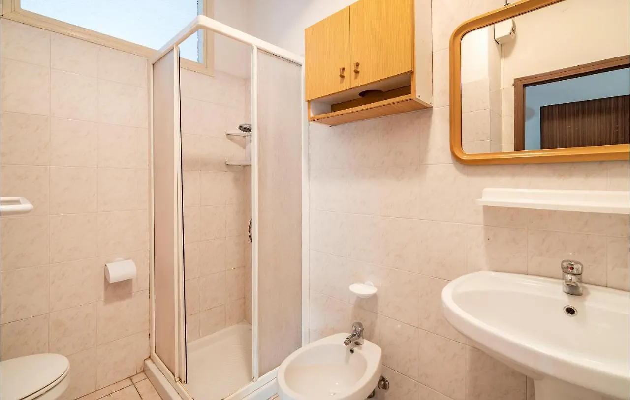 2 Bedroom Awesome Apartment In Rosolina Mare