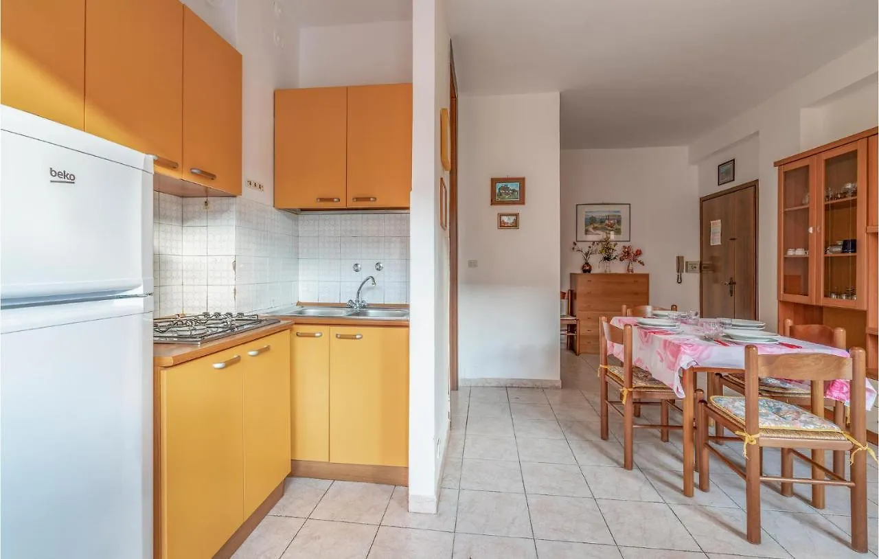 2 Bedroom Awesome Apartment In Rosolina Mare